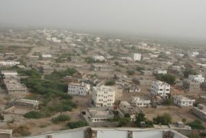 اهانة نائب رئيس مجلس نواب هادي في أبين بعد اقتحام منزله والعبث به من قبل مجموعة مسحلة تابعة للتحالف “التفاصيل”